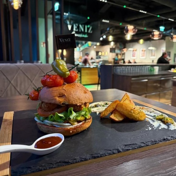 Veni'z Genussküche Restaurant Pizzeria